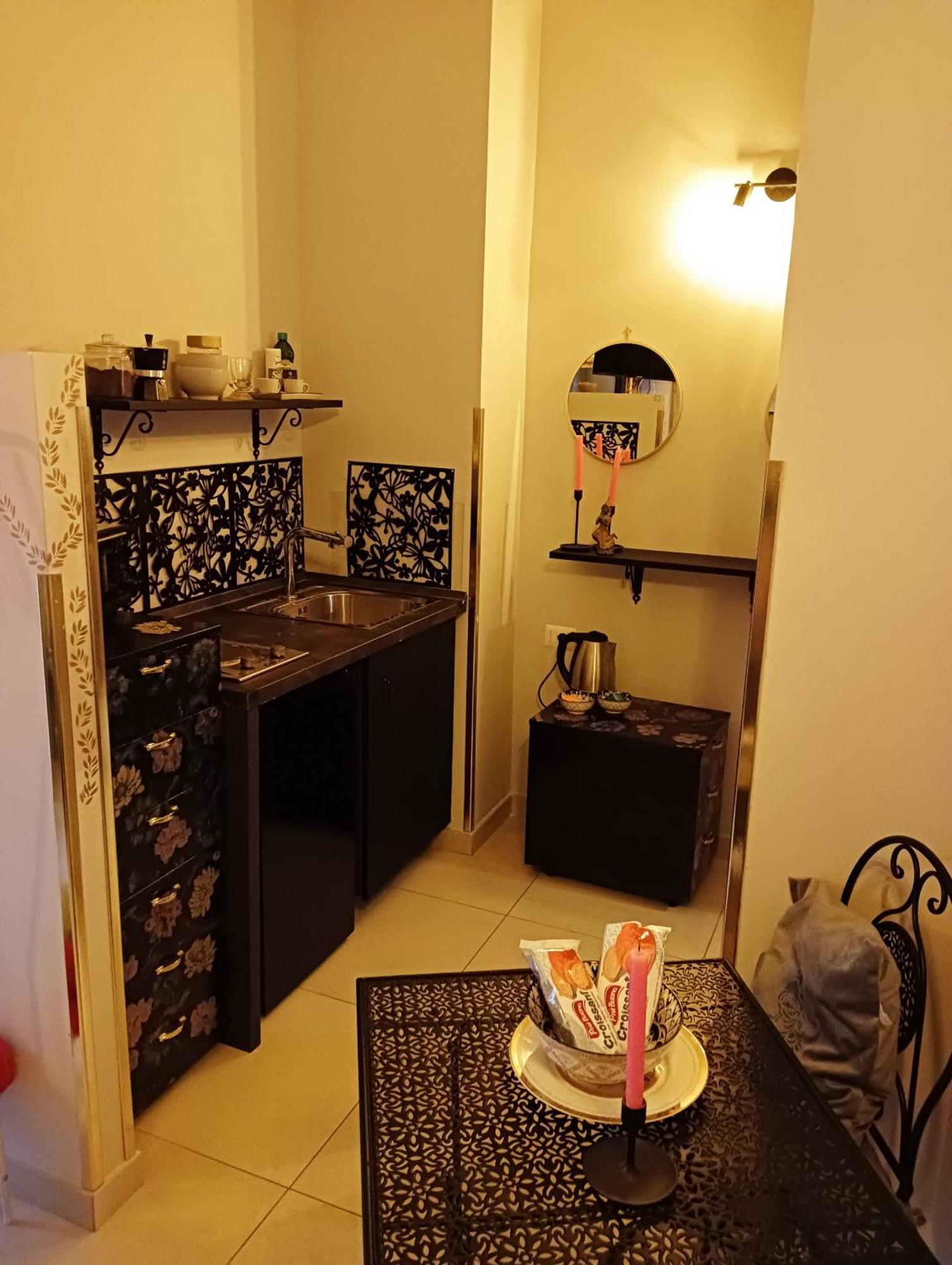Bella 'Mbriana Apartment Наполи Стая снимка